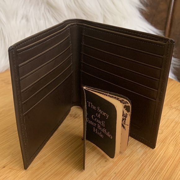 Coach Vintage 80’s Water Buffalo Leather Slim Billfold Wallet + Mini Coach Book - Picture 17 of 17